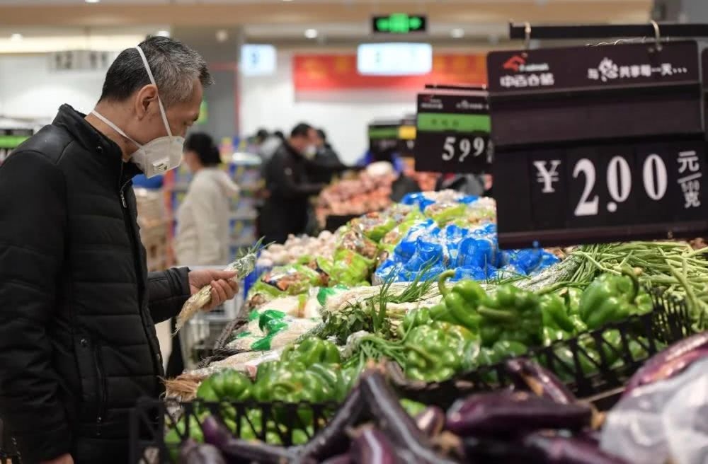 疫情中，一個(gè)中產(chǎn)家庭能撐多久？